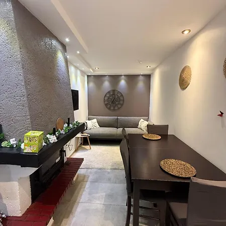 Habitation Pour 4 بيت للعطل *